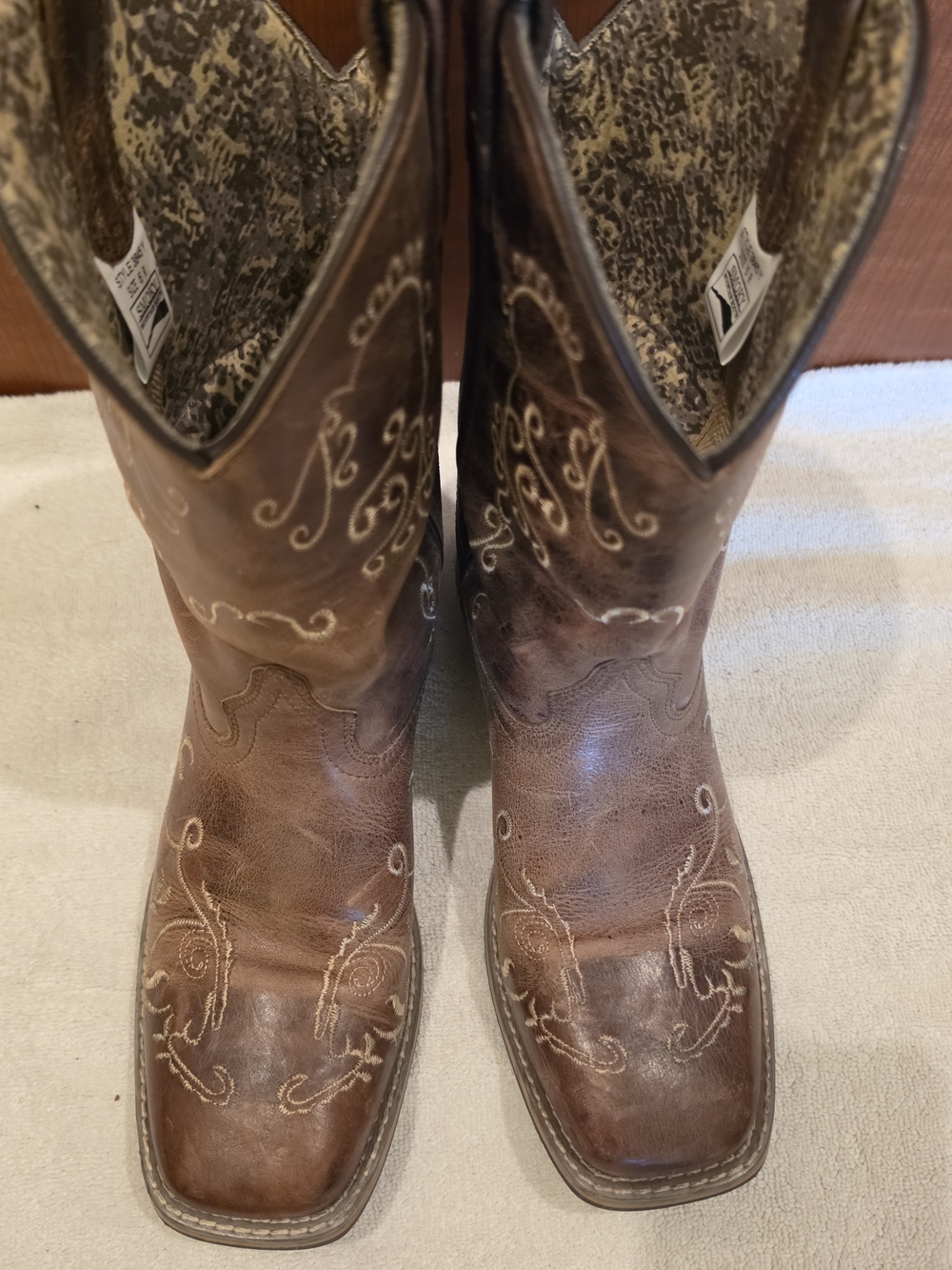 Cute Embroidered Cowgirl Western Heeled Boot, Brown